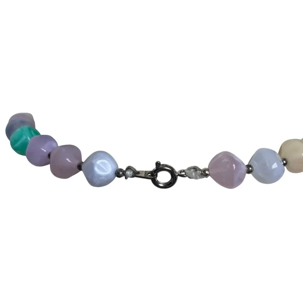 Unbranded lucite beads